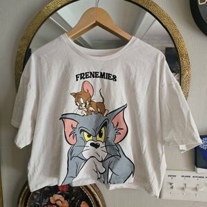 Frenemies White Graphic‎ Tee cropped unisex xl